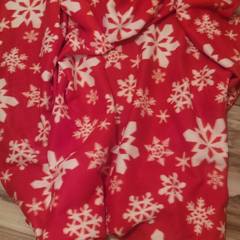 Red Snowflake Blanket